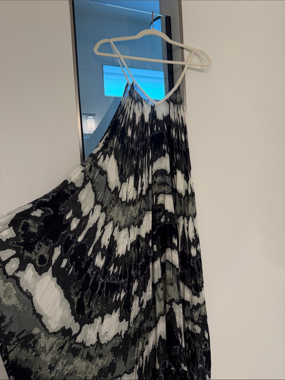 BOHO ACCESSORY ST NEW YORK O/S MAXI COVER UP scarf like bottom twirl flowy